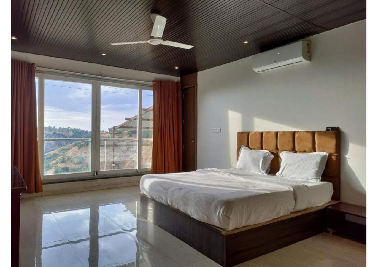 Air Infinity Casa Pool 5Bhk Villa Igatpuri Esterno foto